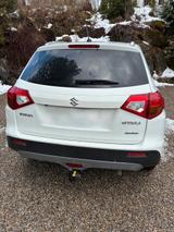 Suzuki Vitara ALLGRIP Allrad | 8-fach bereift - Suzuki Vitara mit Anhängerkupplung