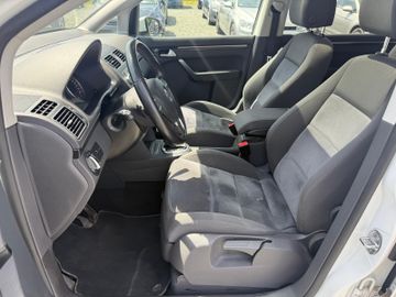 Volkswagen Touran - 8