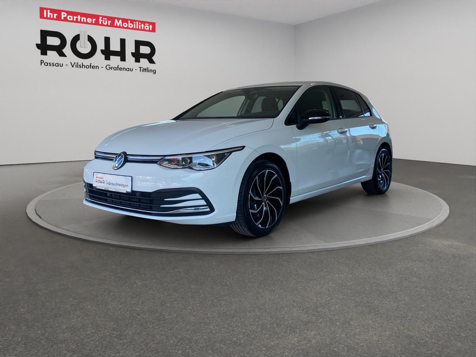 Volkswagen Golf VIII Life (NAVI.SHZ.LED.AHK.PDC.DAB) 2.0 TD