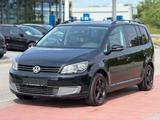 Volkswagen Touran Trendline AHK' TEMP' NAV - Volkswagen Touran mit Benzin-Antrieb: Limousine