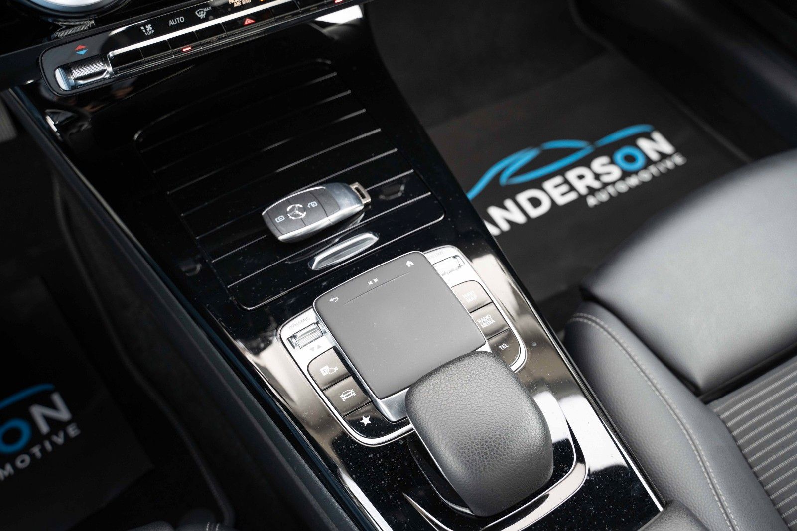 Fahrzeugabbildung Mercedes-Benz A 200 EDITION SPORT 19 LED  MBUX NAVI TEL WINTER
