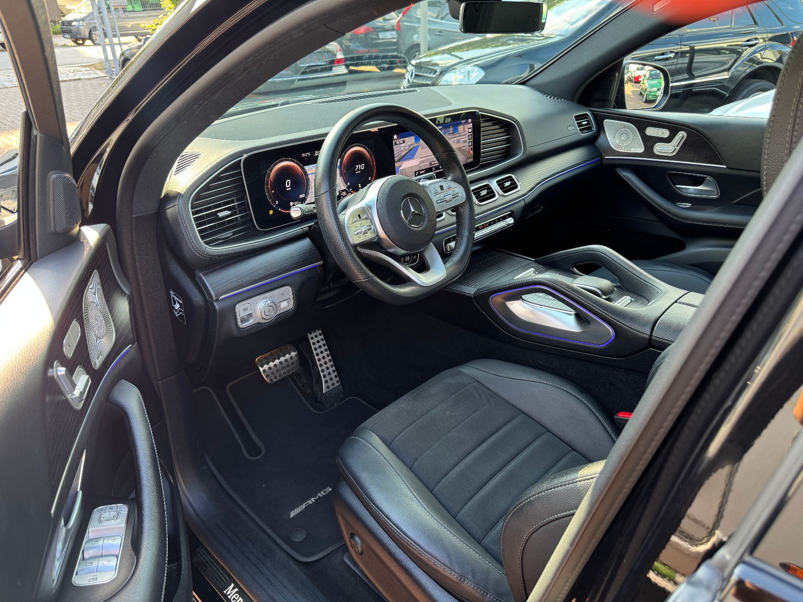 Fahrzeugabbildung Mercedes-Benz GLE 400 d Coupe AMG LINE PANO AIRMATIC 21 ZOLL