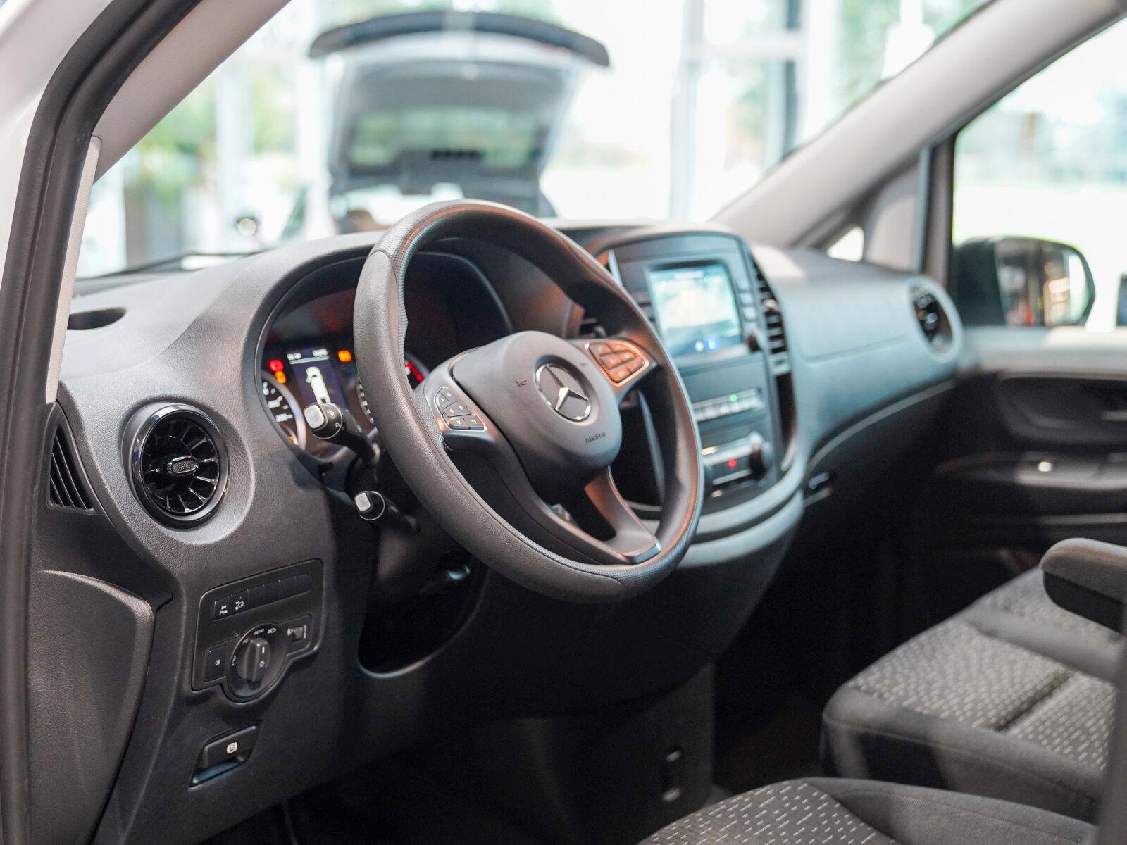 Mercedes-Benz Vito Kasten 119 CDI 4x4 lang Flügeltüren AHK LED