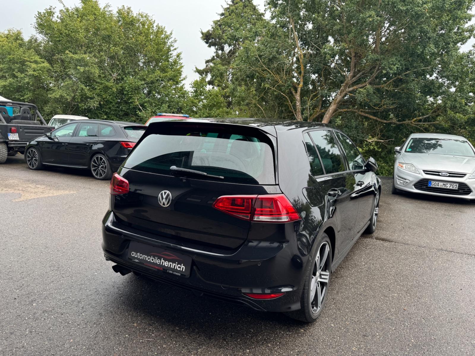 Volkswagen Golf VII 7 Lim. R-line,Bi-Xenon,18"Alu,2.Hand