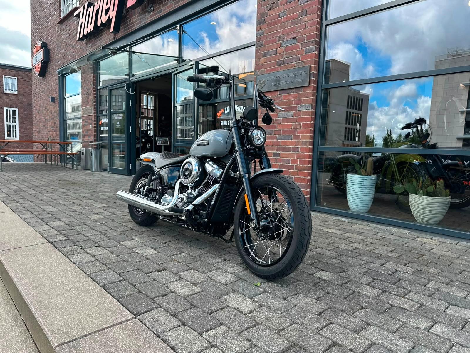 Harley-Davidson Softail FXBB Street Bob + Jekyll & Hyde und mehr