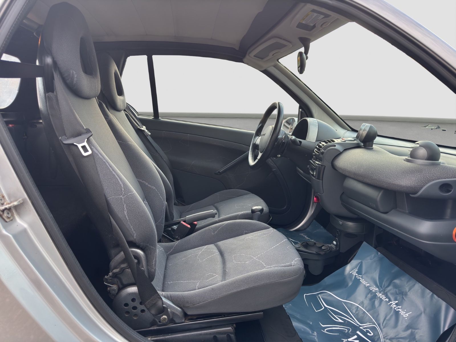 Fahrzeugabbildung Smart ForTwo cabrio Basis/Klimaanlage/Radio/TÜV