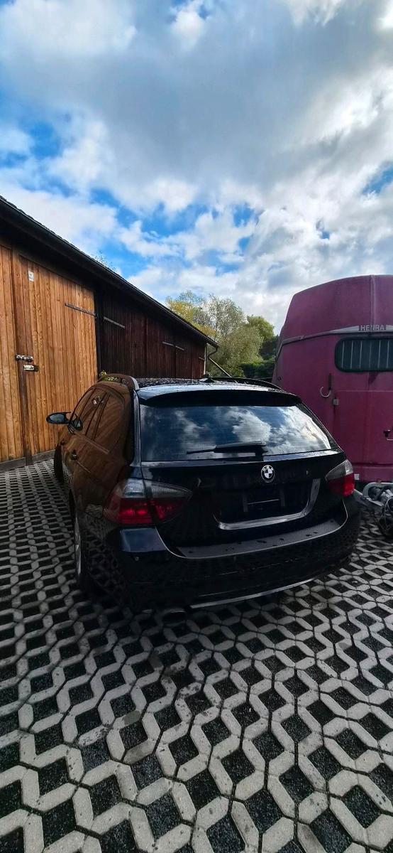 BMW 320 2007 — двигун 177 HP (130kW)