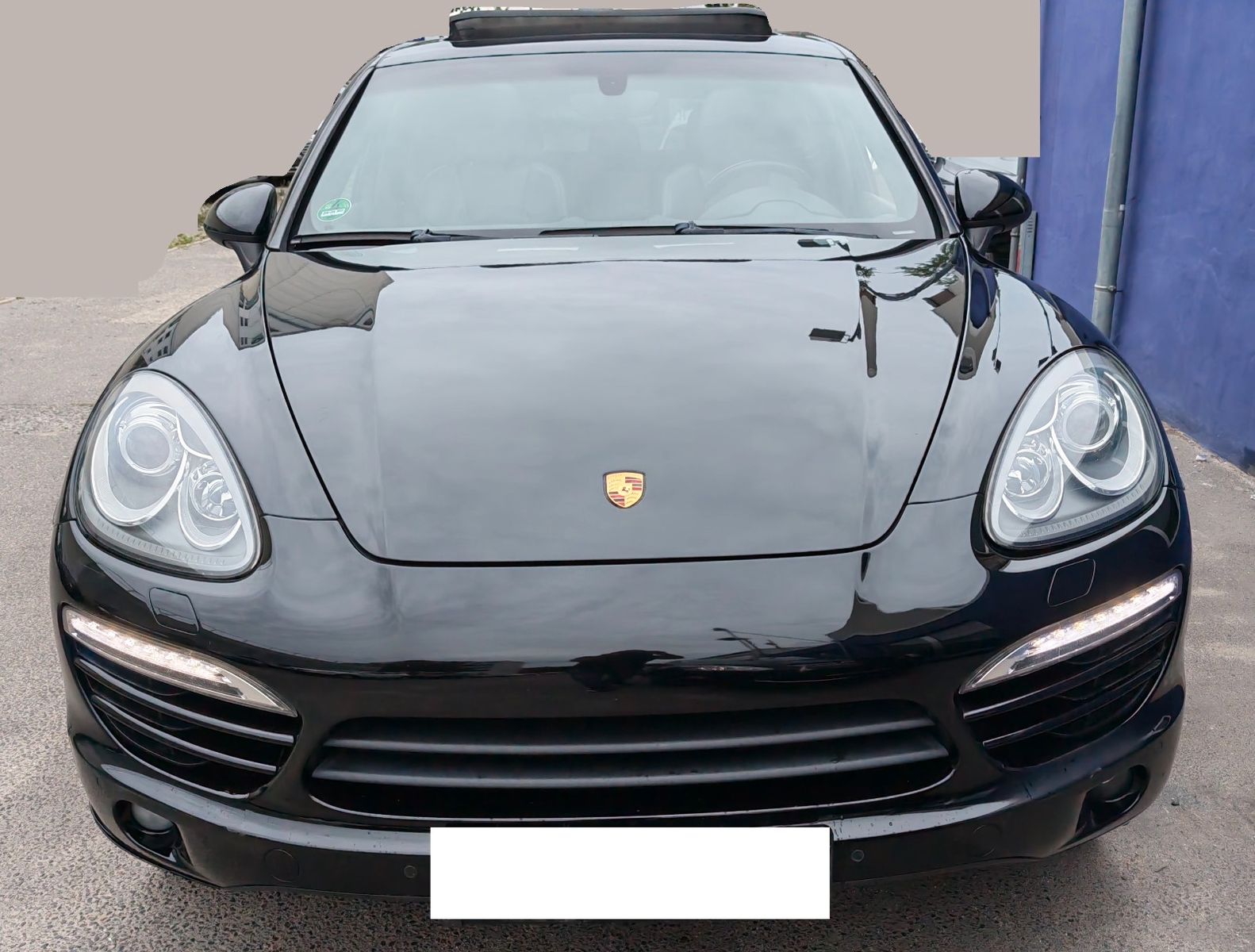Porsche Cayenne - 1
