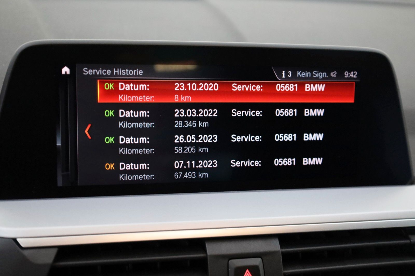 Fahrzeugabbildung BMW X4 xDrive 20 i Advantage,Leder,Navi,Kamera,LED