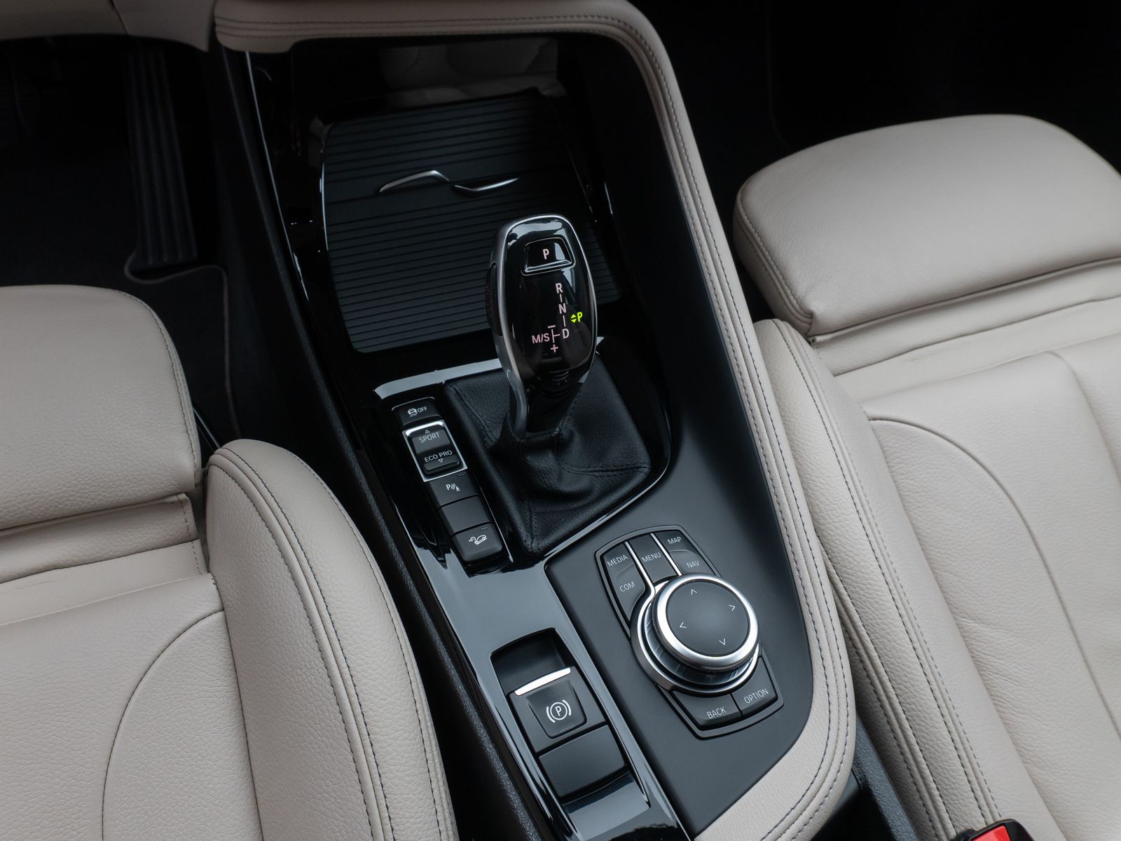 Fahrzeugabbildung BMW X1 xD25d xLine H/K DAB Parkassis AHK Alarm Sport