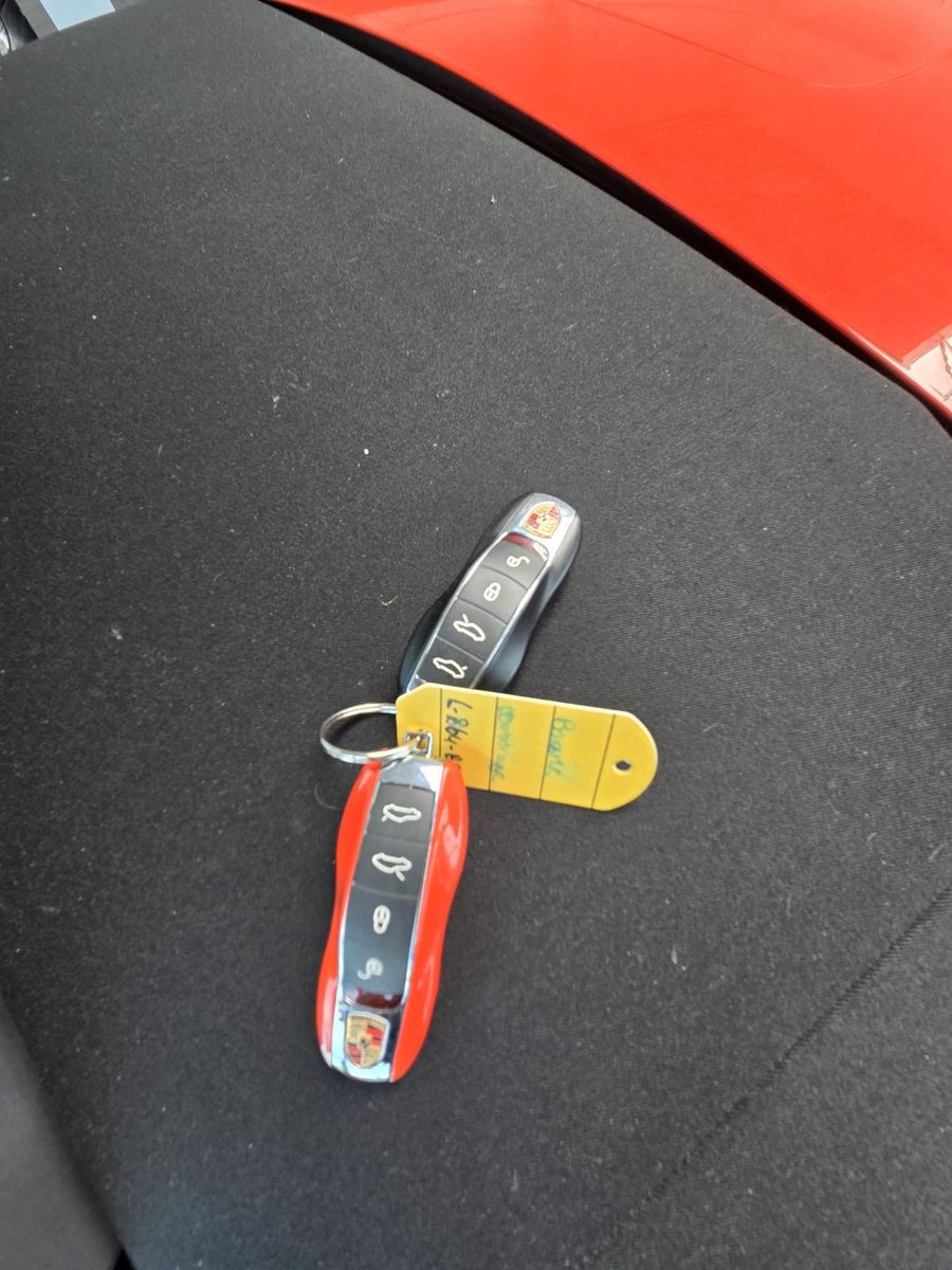 Fahrzeugabbildung Porsche Boxster/718/Lava-Orange/Sport Chrono/20 ZOll