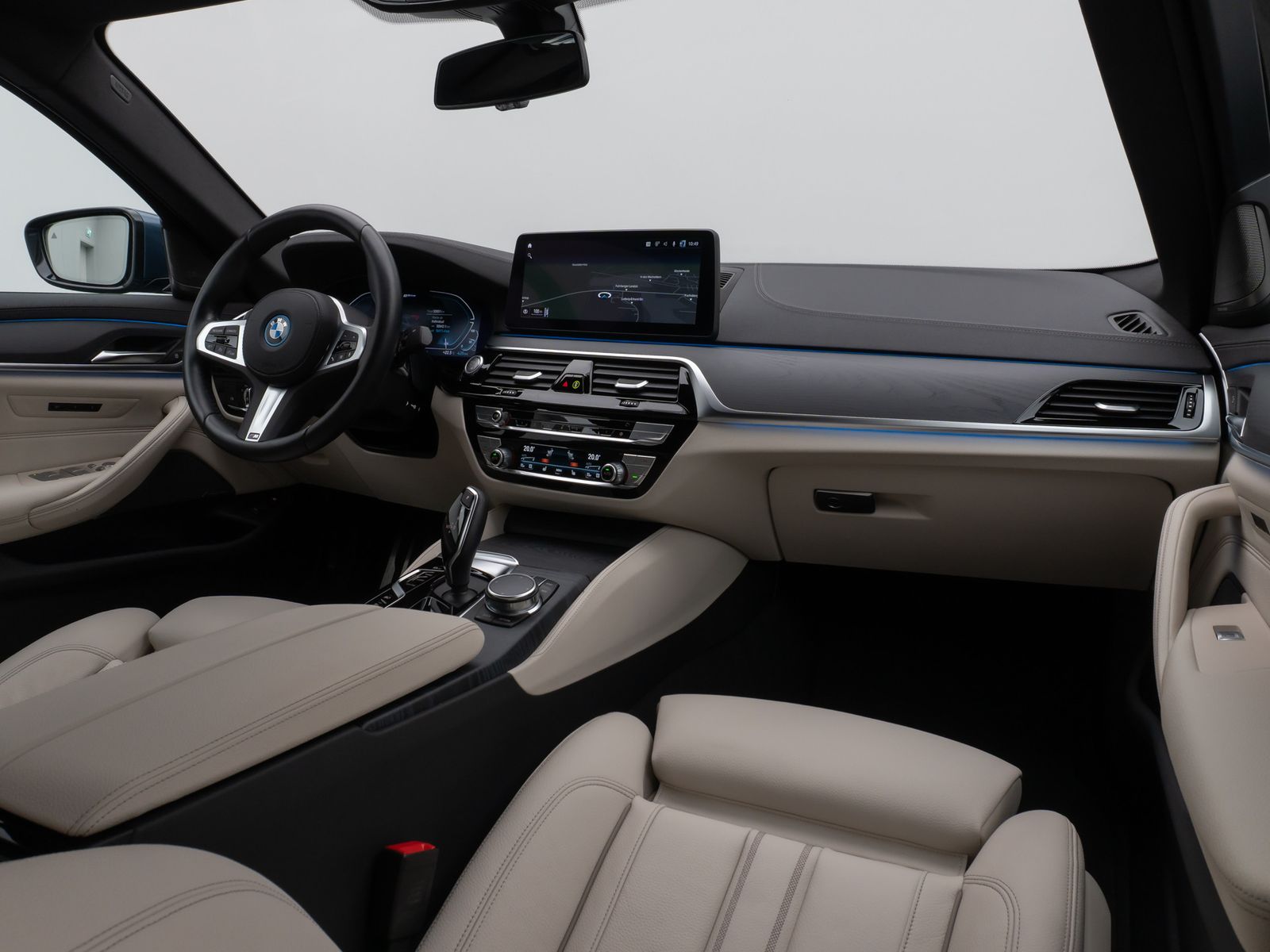 Fahrzeugabbildung BMW 530e M Sport Kamera Laser HUD DAB H/K Alarm 19"