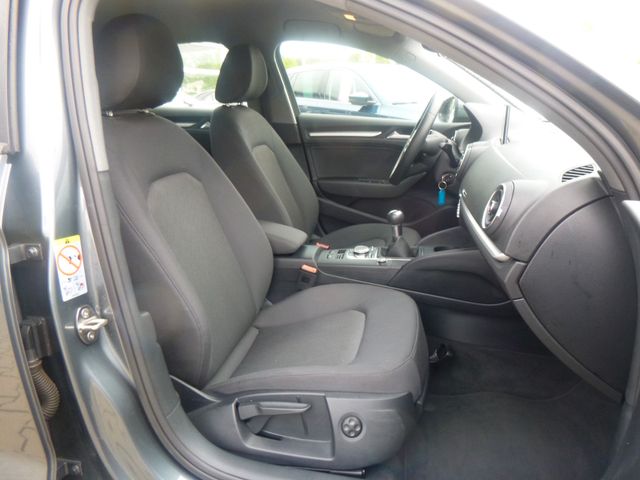 Fahrzeugabbildung Audi A3 Limousine 35 TFSI >50.116KM/NAV/SHZ/PDC<