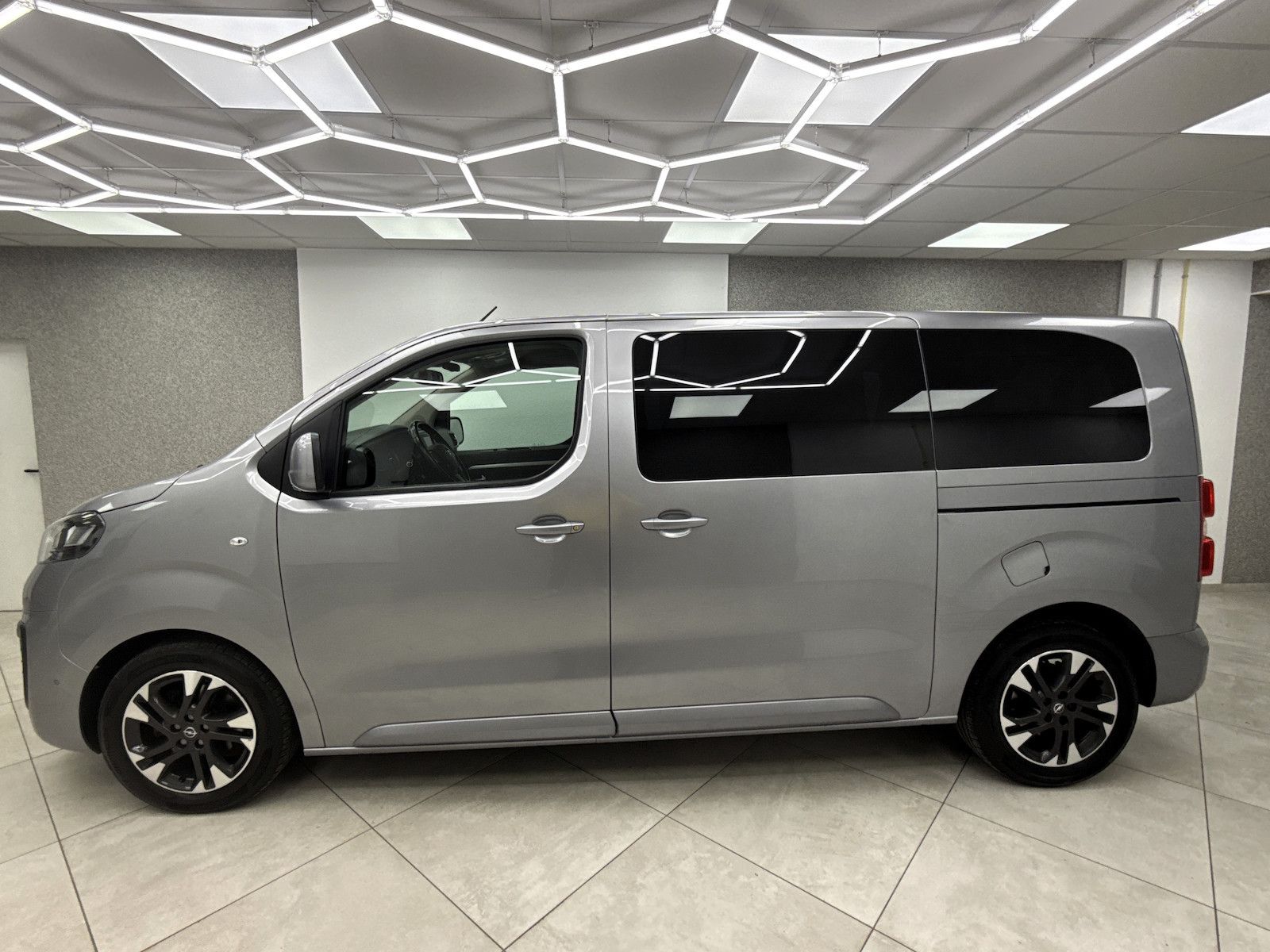 Opel Zafira Life 2.0 CDTi M Edition HUD Navi TotW RCa imagem 3