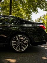 BMW M760Li xDrive v12 final edition 1/40 - schwarze BMW 760