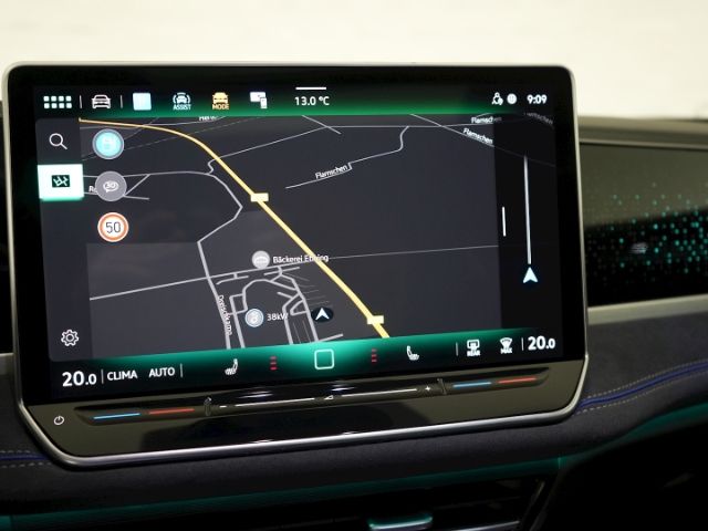 Passat Variant R-LINE TDI DSG+AHK+NAVI+LED MATRI