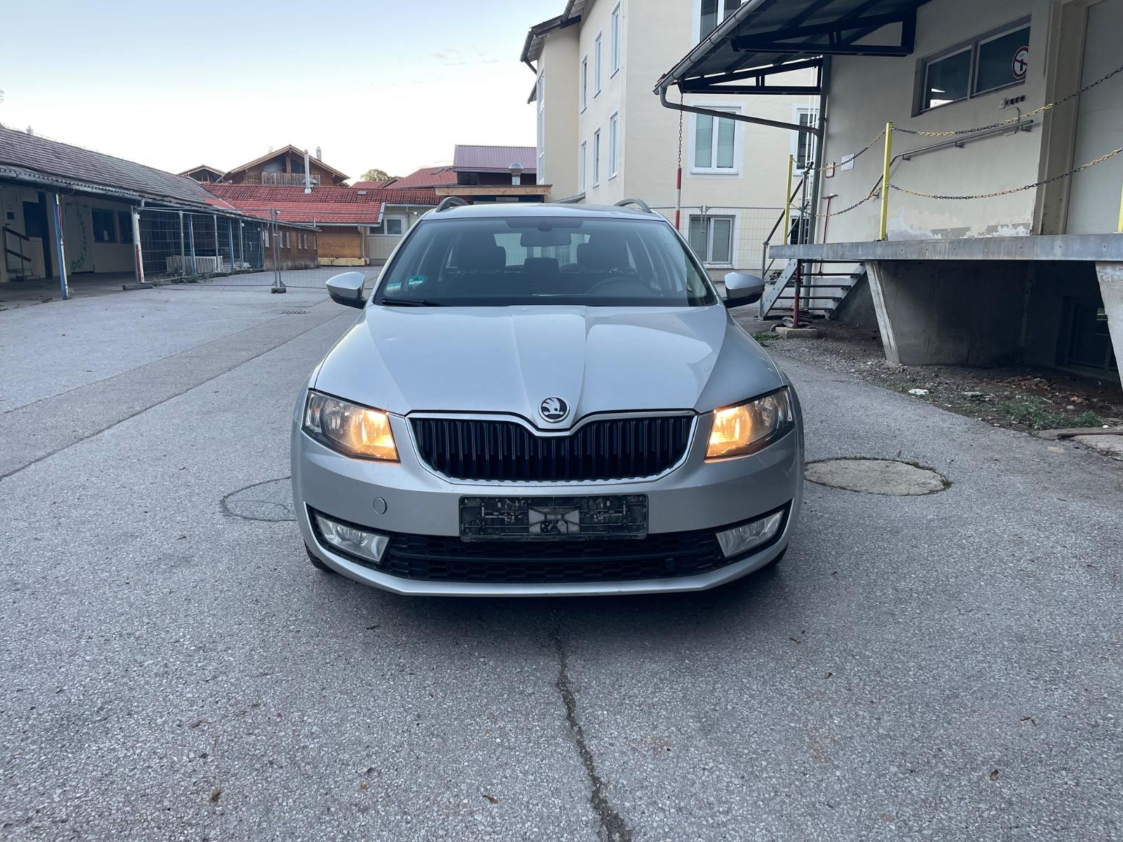 Skoda Octavia 2013 — interior