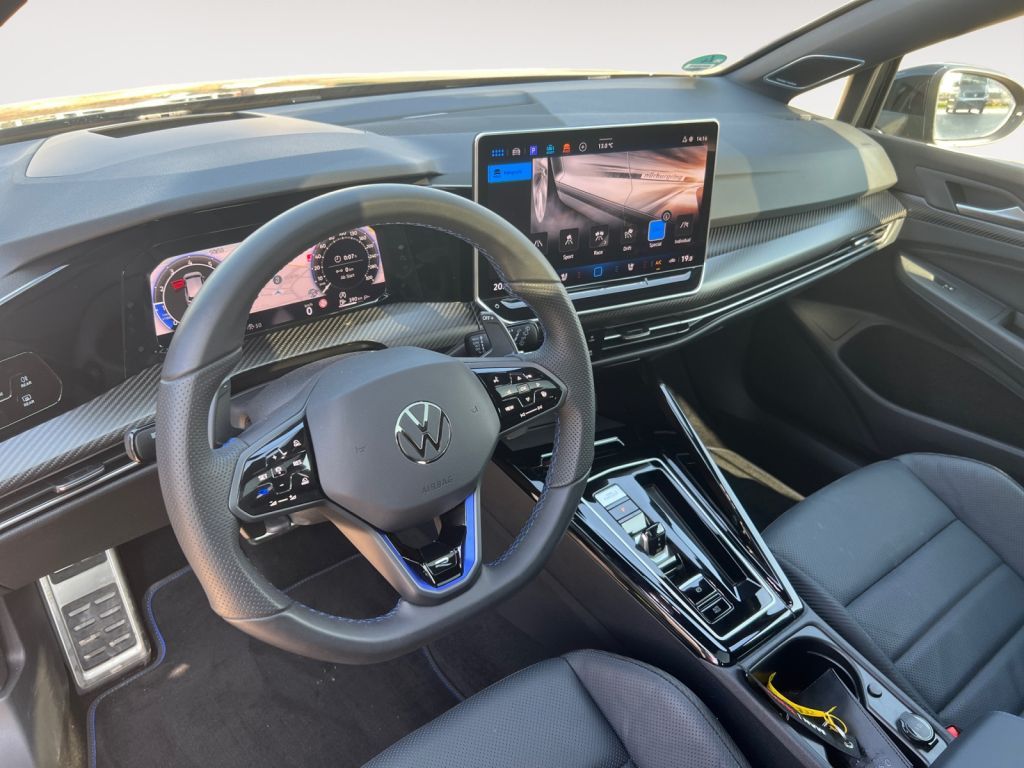 Fahrzeugabbildung Volkswagen Golf 2.0 TSI OPF 4Motion DSG R Black Edition