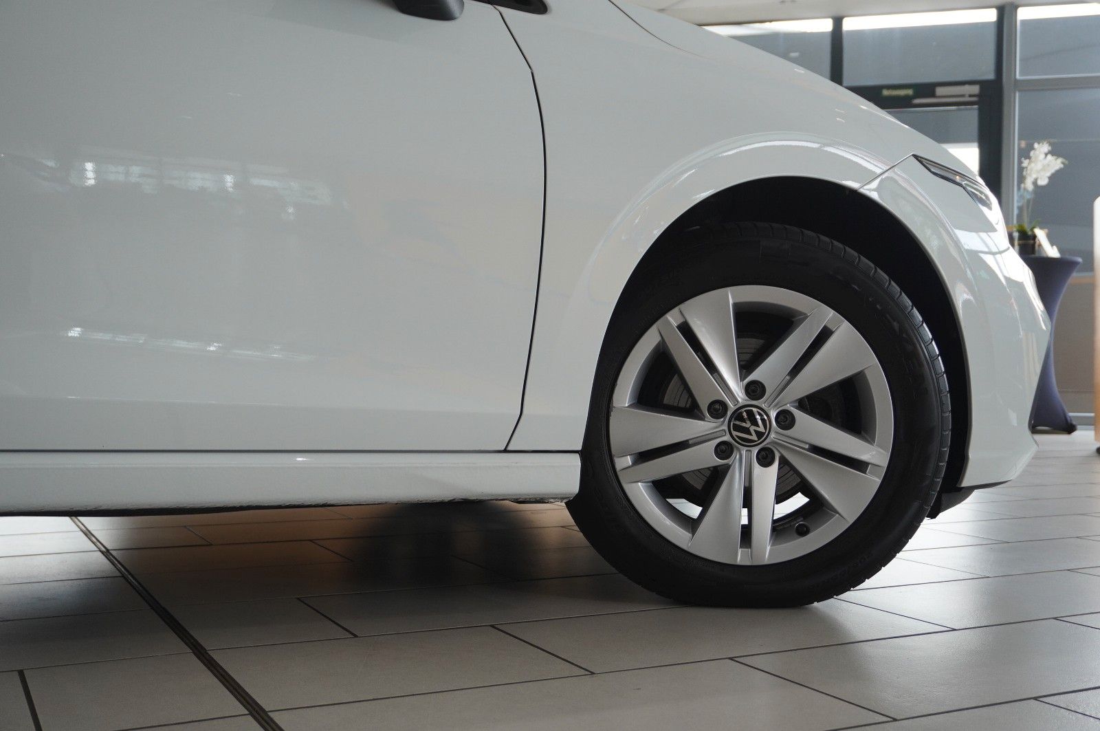Fahrzeugabbildung Volkswagen Golf VIII Lim. 2.0 TDI LIFE DSG NAVI/LED/VIRTU.
