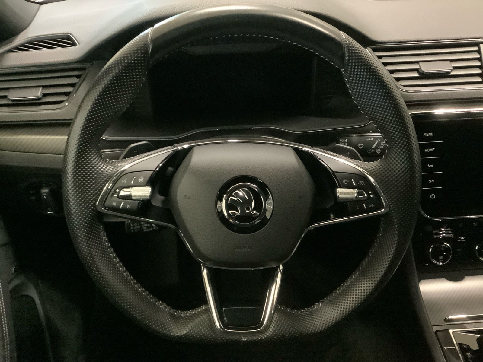 Superb Combi Sportline 206 kW 4x4 NAVI LED AHK