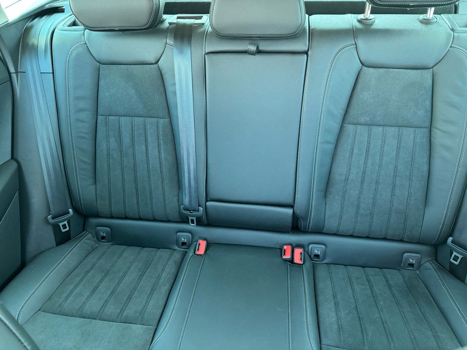 Fahrzeugabbildung SKODA Karoq 2.0l TDI DSG 4x4 STYLE