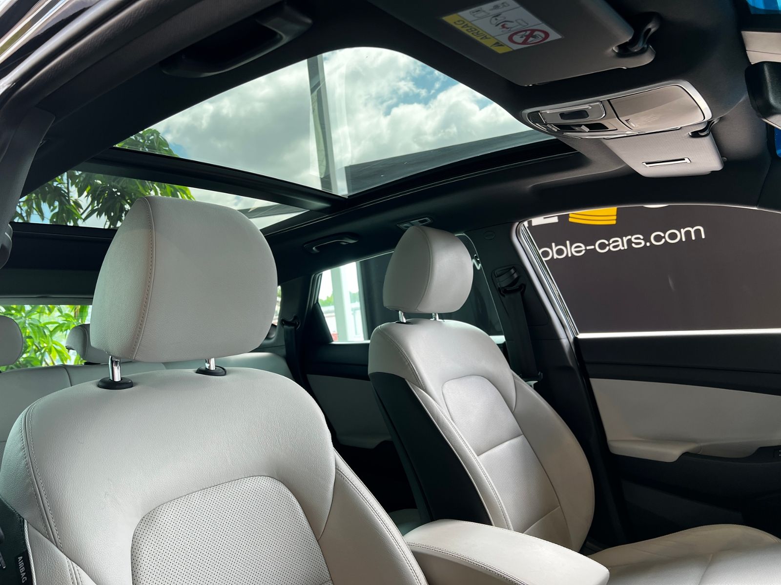 Fahrzeugabbildung Hyundai TUCSON Premium 4WD PANO LED LEDER