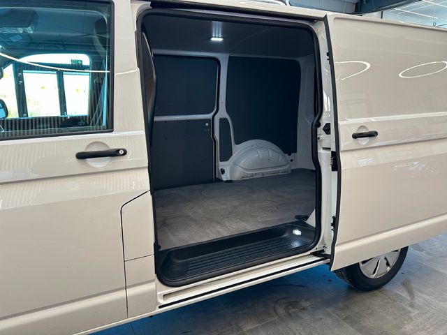 MYAUTOCENTER – Gebraucht- und Jahreswagen mit Werkstattservice in Pfaffenhofen Volkswagen T6.1 Transporter Kasten FWD *1. Hand*Kamera*Navi