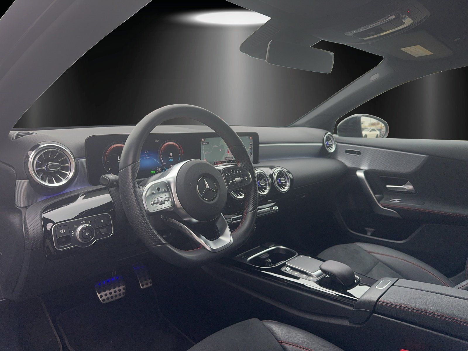 Fahrzeugabbildung Mercedes-Benz A250e AMG Pano MLED HighEndMBUX Busin AHK Kamera
