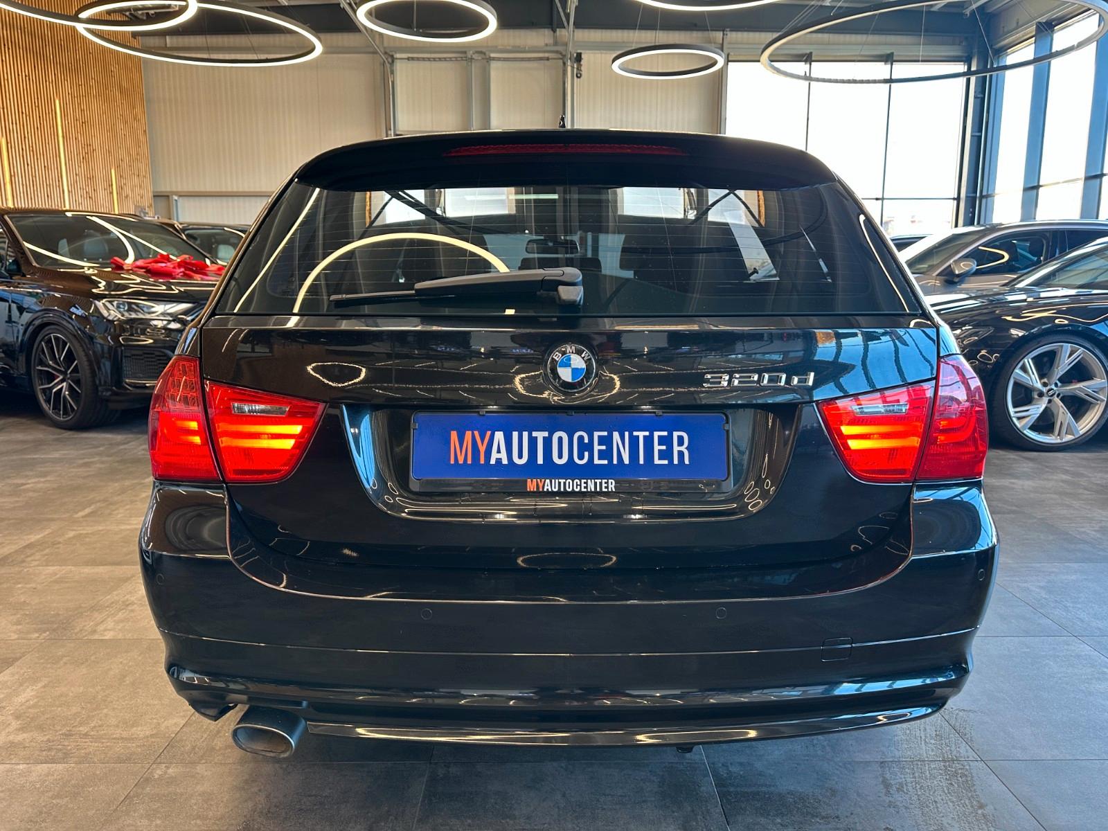 BMW 320 2011 — photo 26
