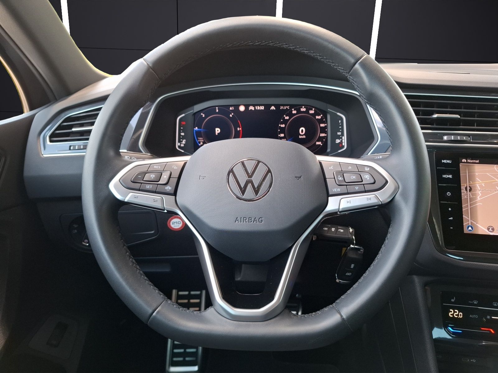 Fahrzeugabbildung Volkswagen Tiguan TDI Move DSG STH Matrix AHK Navi AID ACC