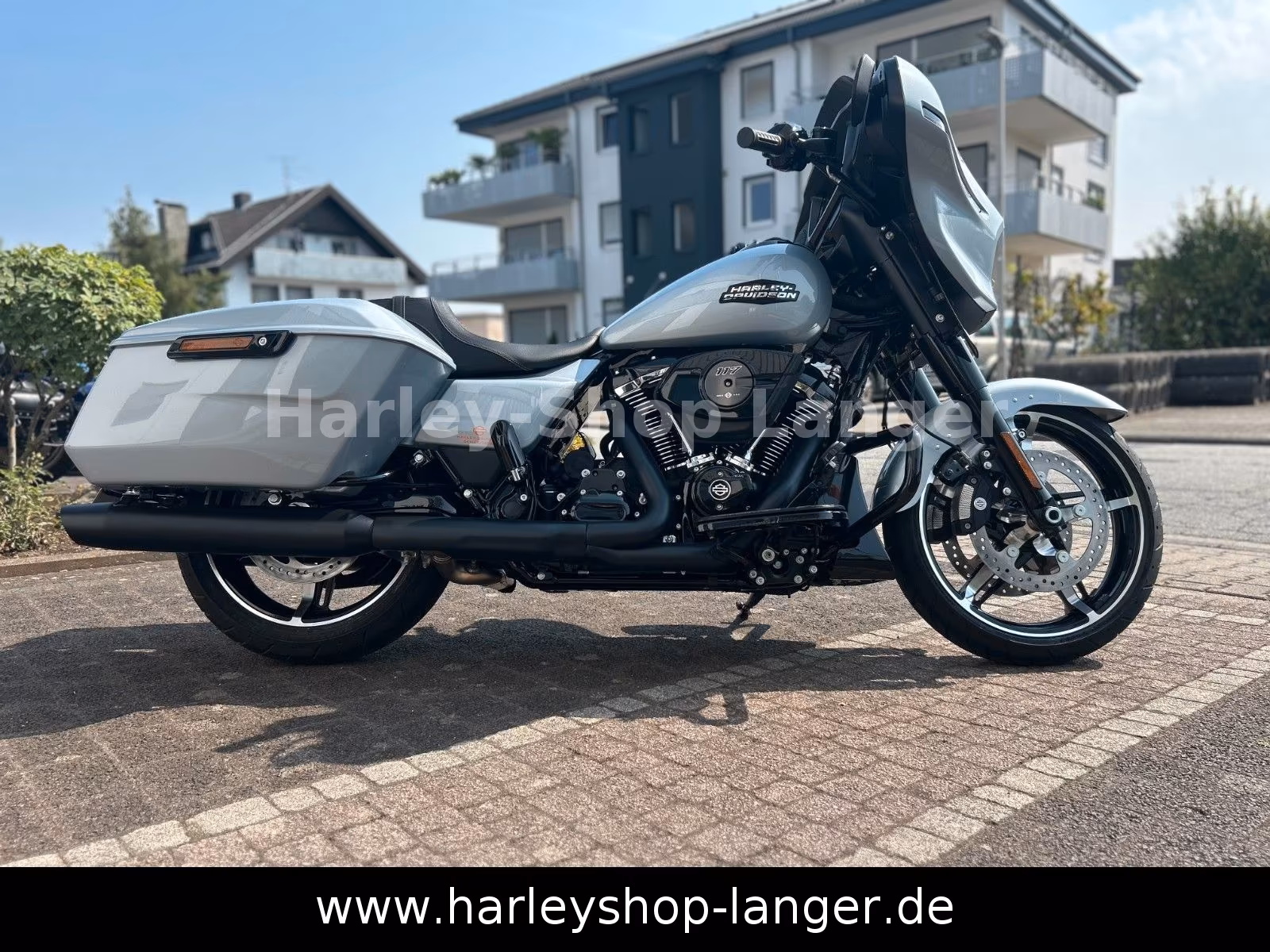 Harley-Davidson FLHX Street Glide Black Trim