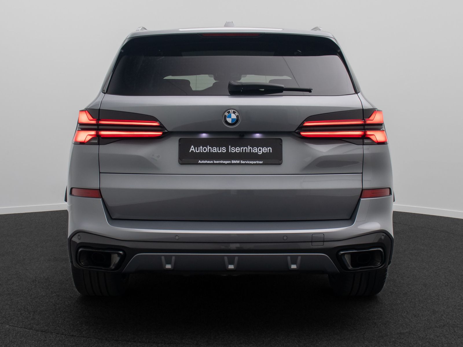Fahrzeugabbildung BMW X5 xD40d M Sport HUD 360&deg; SoftClose DAB AHK 21"