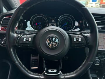 Volkswagen Golf - 11