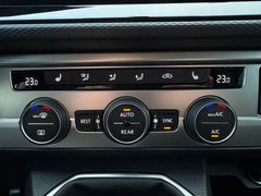 Fahrzeugabbildung Volkswagen T6.1 Multivan Comfortl. - Navi*Kamera*Standhzg!!