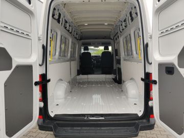 Volkswagen Crafter - 12