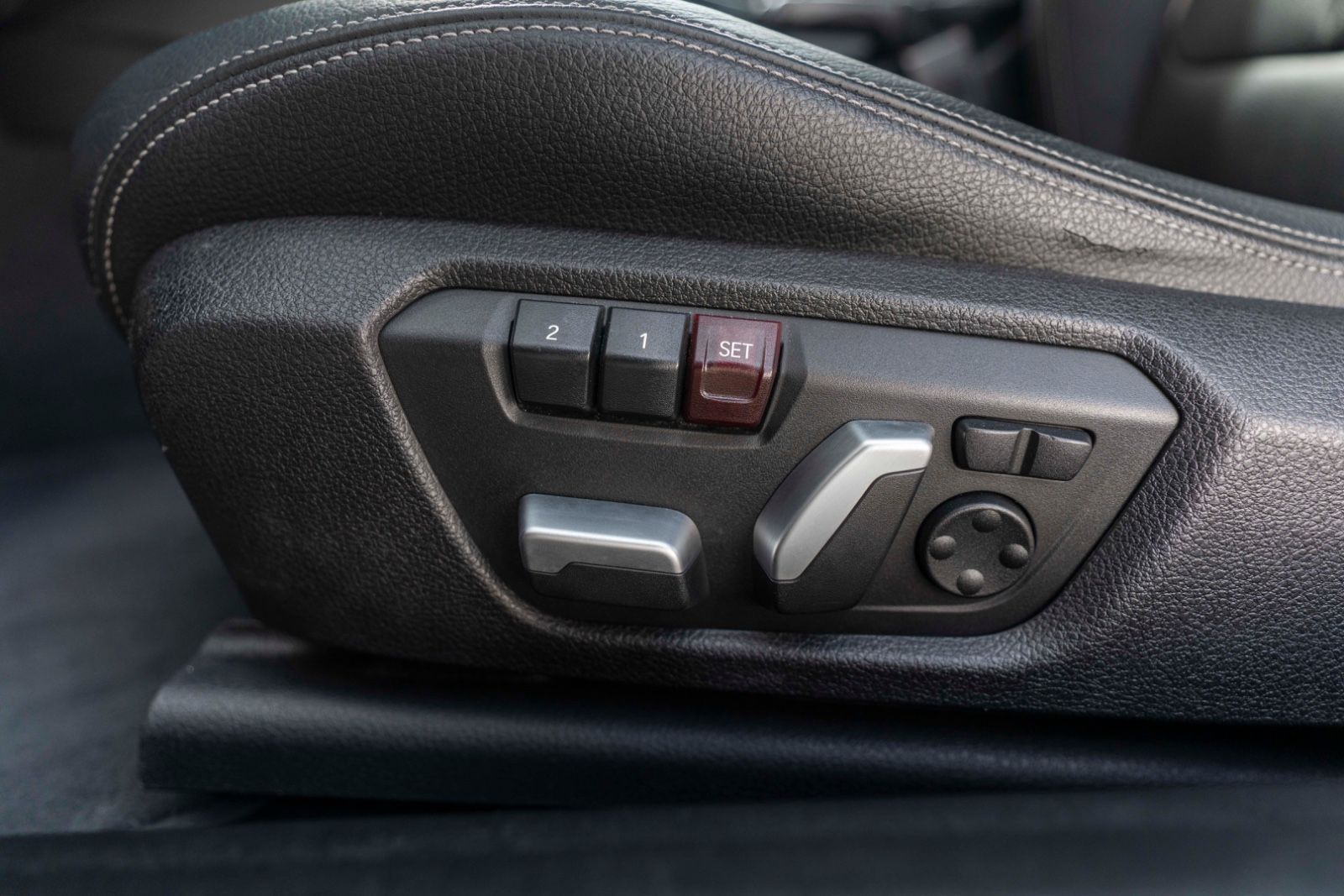 Fahrzeugabbildung BMW 340IX M-Performance HUD H&K LED ALC TOTW KAM NAV