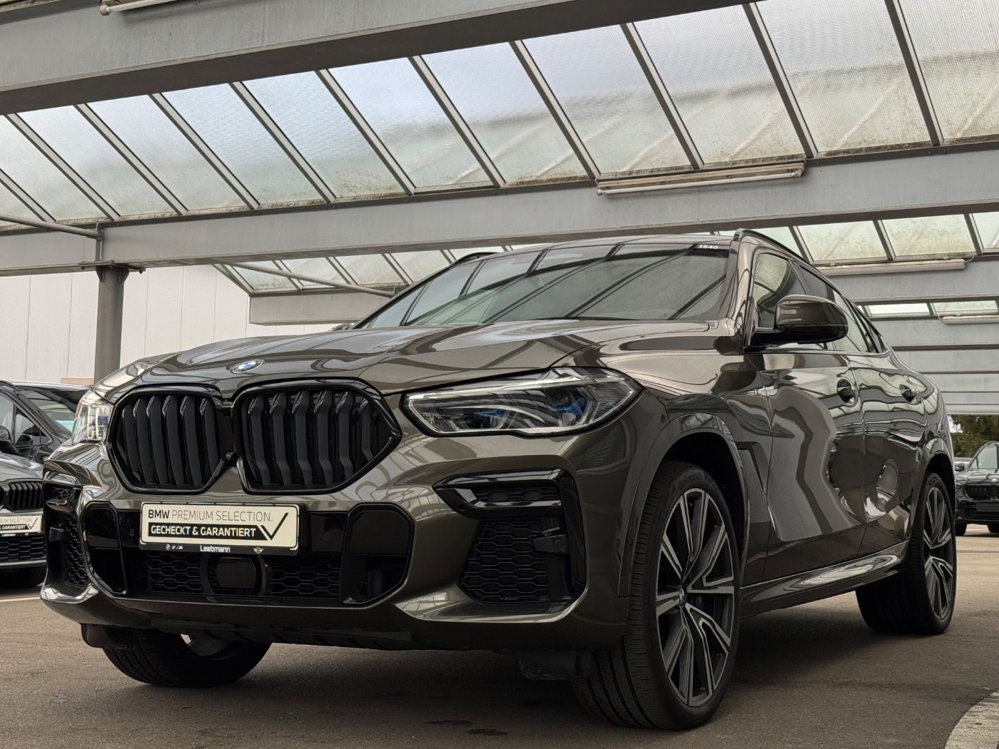 Fahrzeugabbildung BMW X6 xDrive40d M-Sport AHK/Massage 2.J.GARANTIE