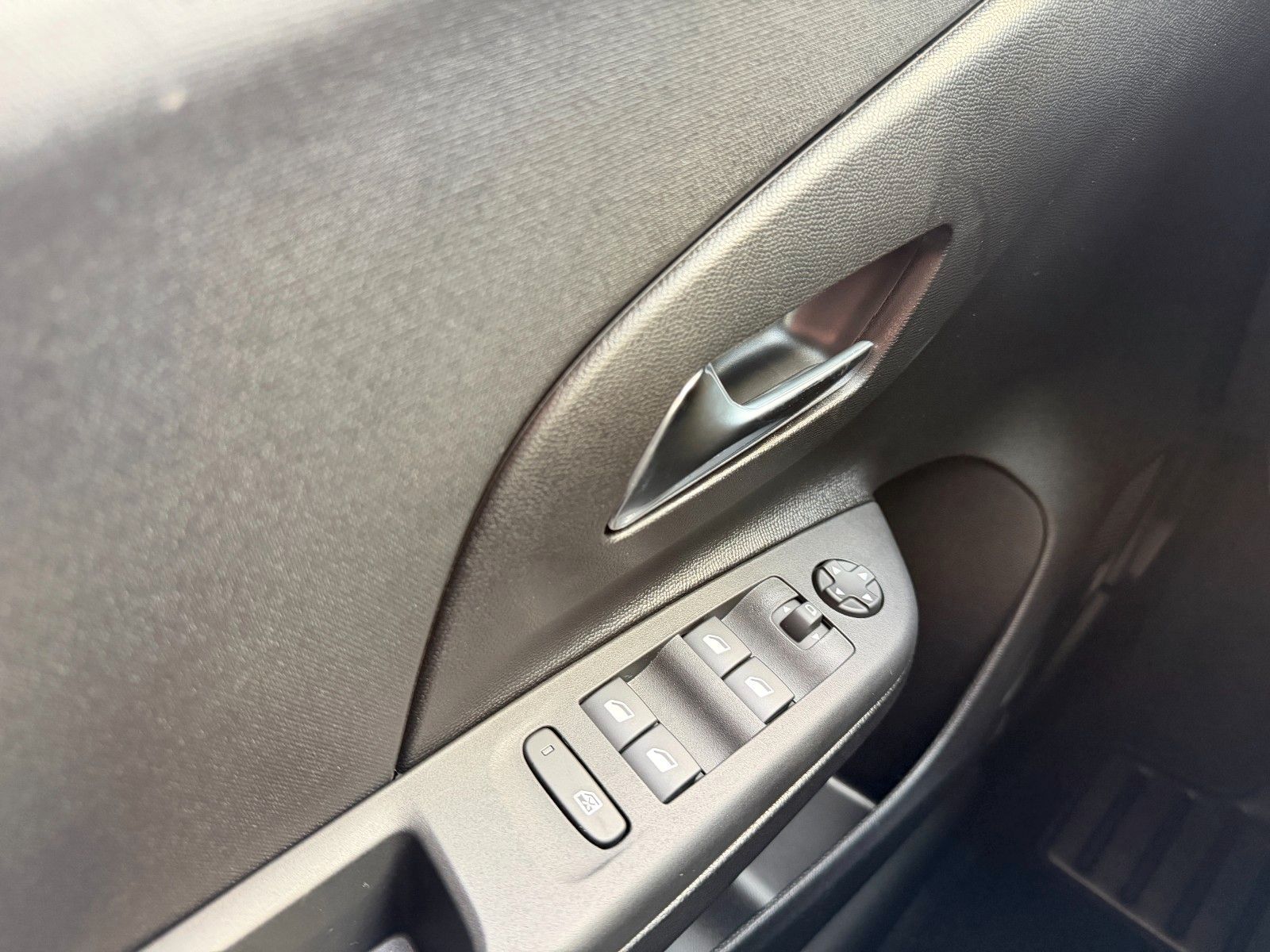 Fahrzeugabbildung Opel Corsa F 1.2 Turbo Edition LED,SHZ,PDC,Facelift