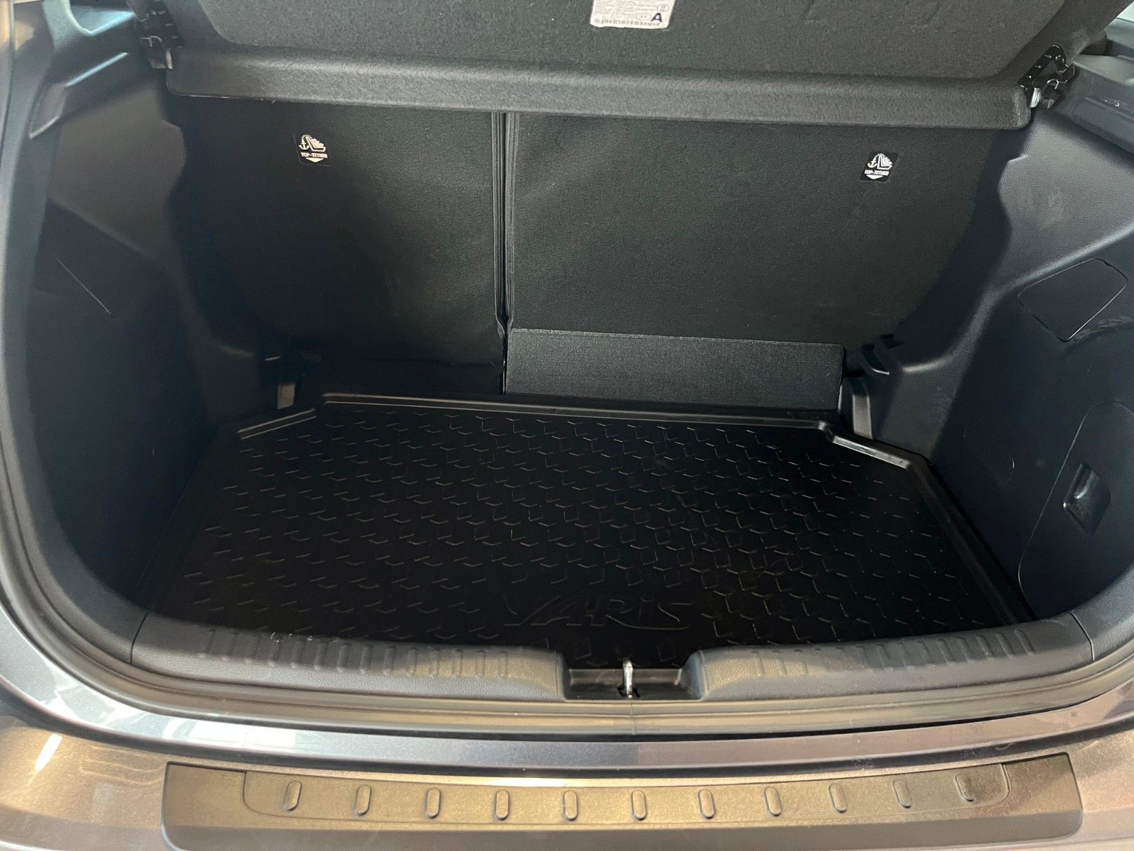 Fahrzeugabbildung Toyota Yaris Hybrid Team Deutschland / Comfort-Paket