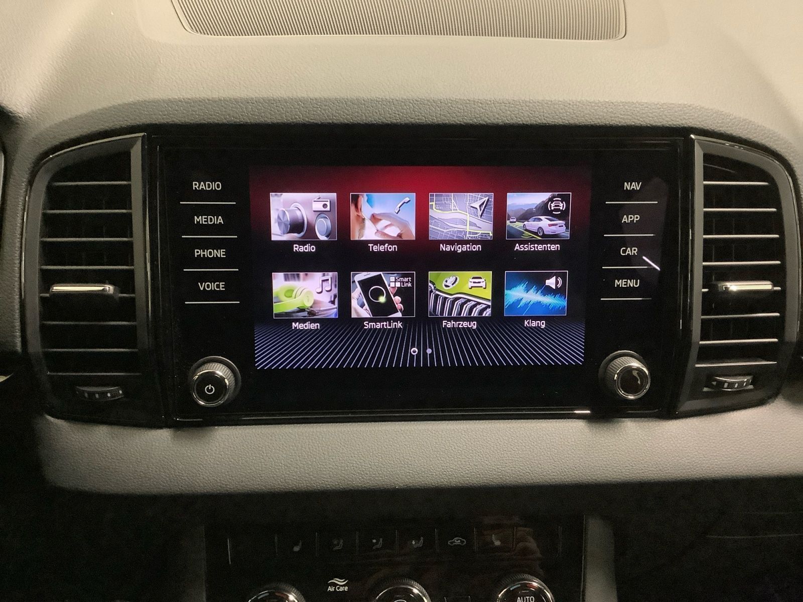 Karoq 1.5 TSI DSG SPORTLINE AHK CANTON 360° ACC