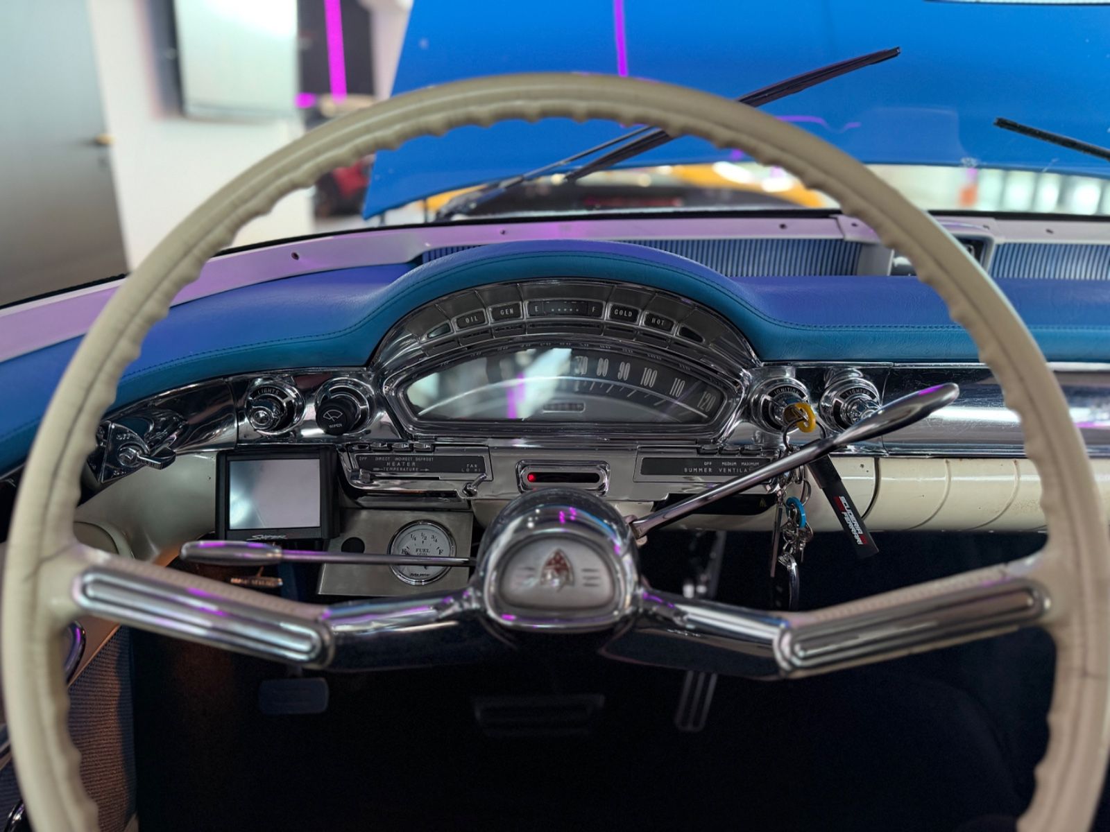 4-Door Holiday Sedan Super 88