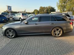 Fahrzeugabbildung Mercedes-Benz E 350 AMG Paket *PANORAMA* AHK * KAMERA