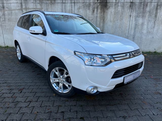 Mitsubishi Outlander2.2 DI-D Instyle Autom.4WD*7Sitze*Leder