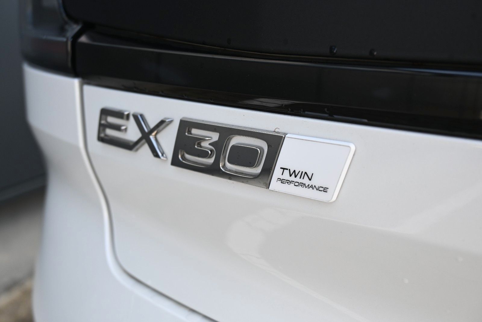 Fahrzeugabbildung Volvo EX30 CC Twin Motor Performance AWD Ultra*ACC