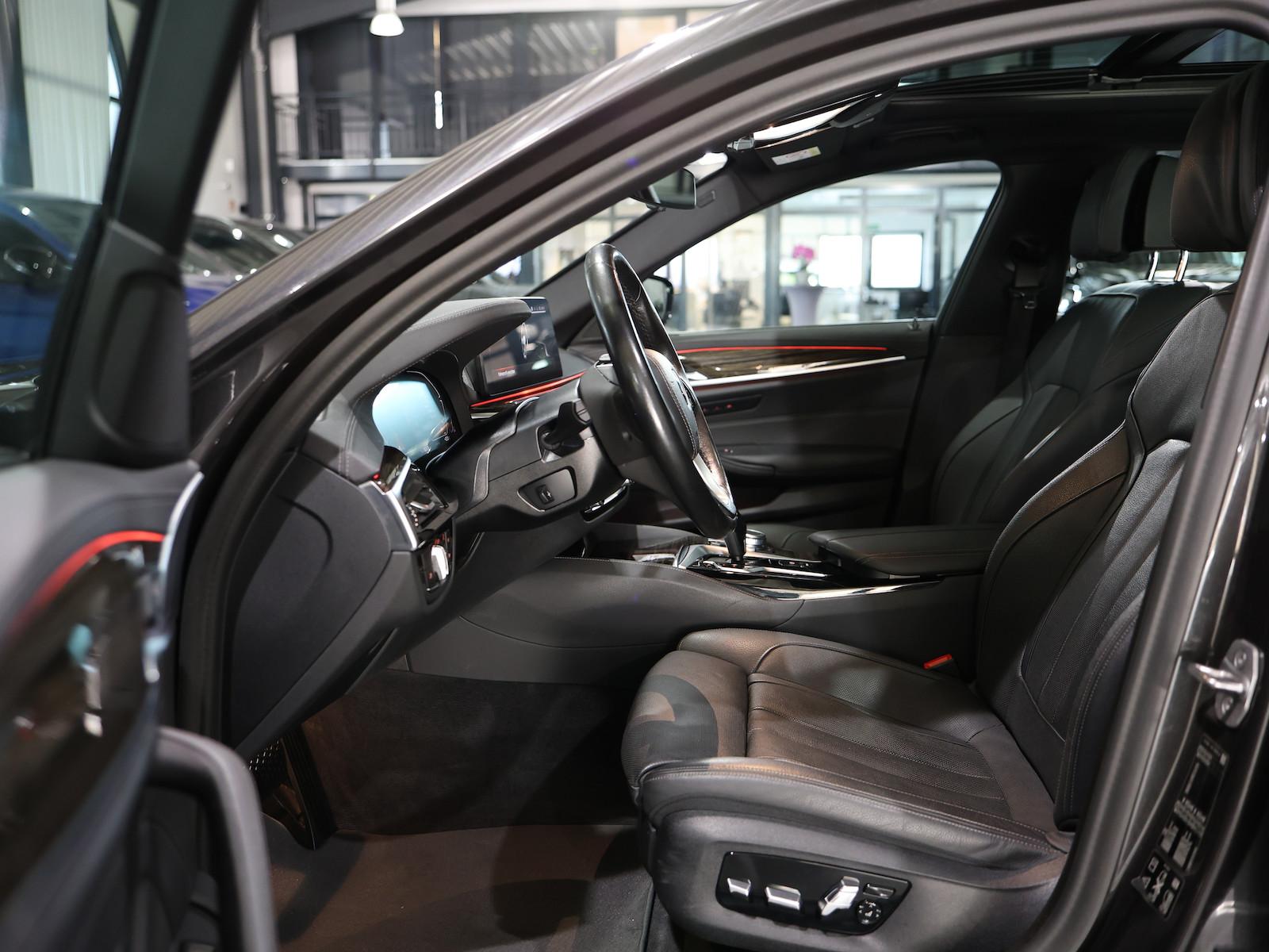 BMW 520d Touring xDrive LUXURY / LASER / PANORAMA