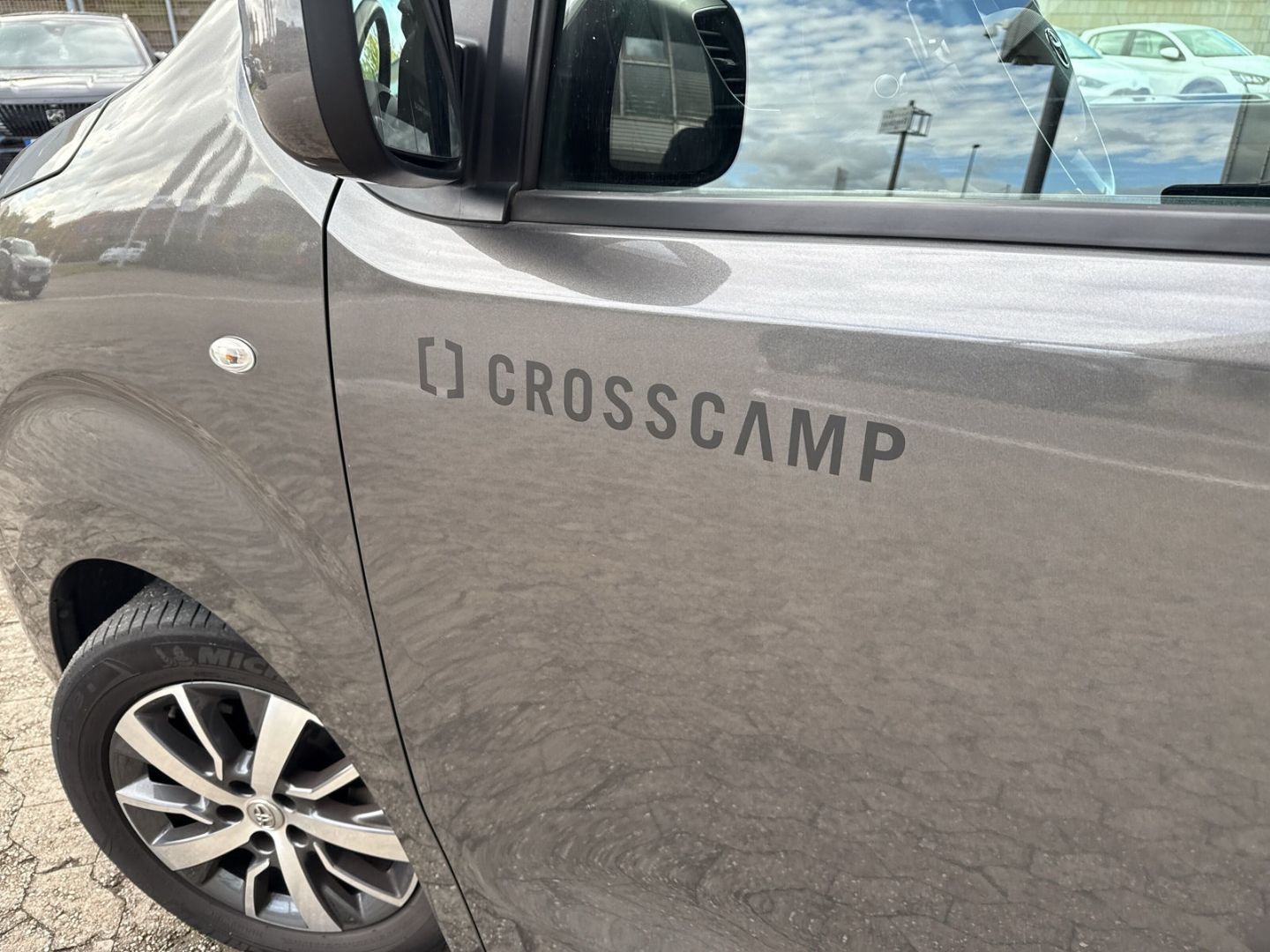 Fahrzeugabbildung Crosscamp Camper Van Flex Faltdach HUD StandHZG AHK-abnehm