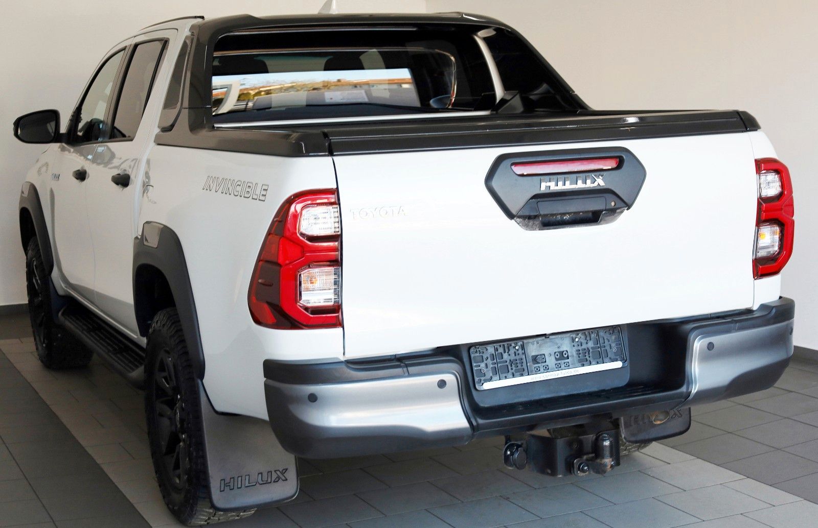 Fahrzeugabbildung Toyota Hilux 2.8 D-4D 4x4 Invincible Sport,ACC,Rollo el