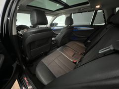 BMW 520 d M Sport Line / 2.HD / NUR 87.tKM /PANORAMA BMW 520 d M Sport Line / 2.HD / NUR 87.tKM /PANORAMA