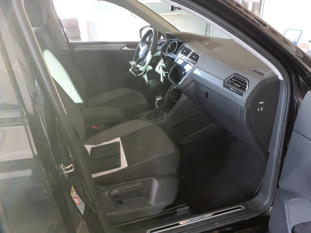 Fahrzeugabbildung Volkswagen Tiguan TSI Active DSG LED Navi ACC RFK SH 18"