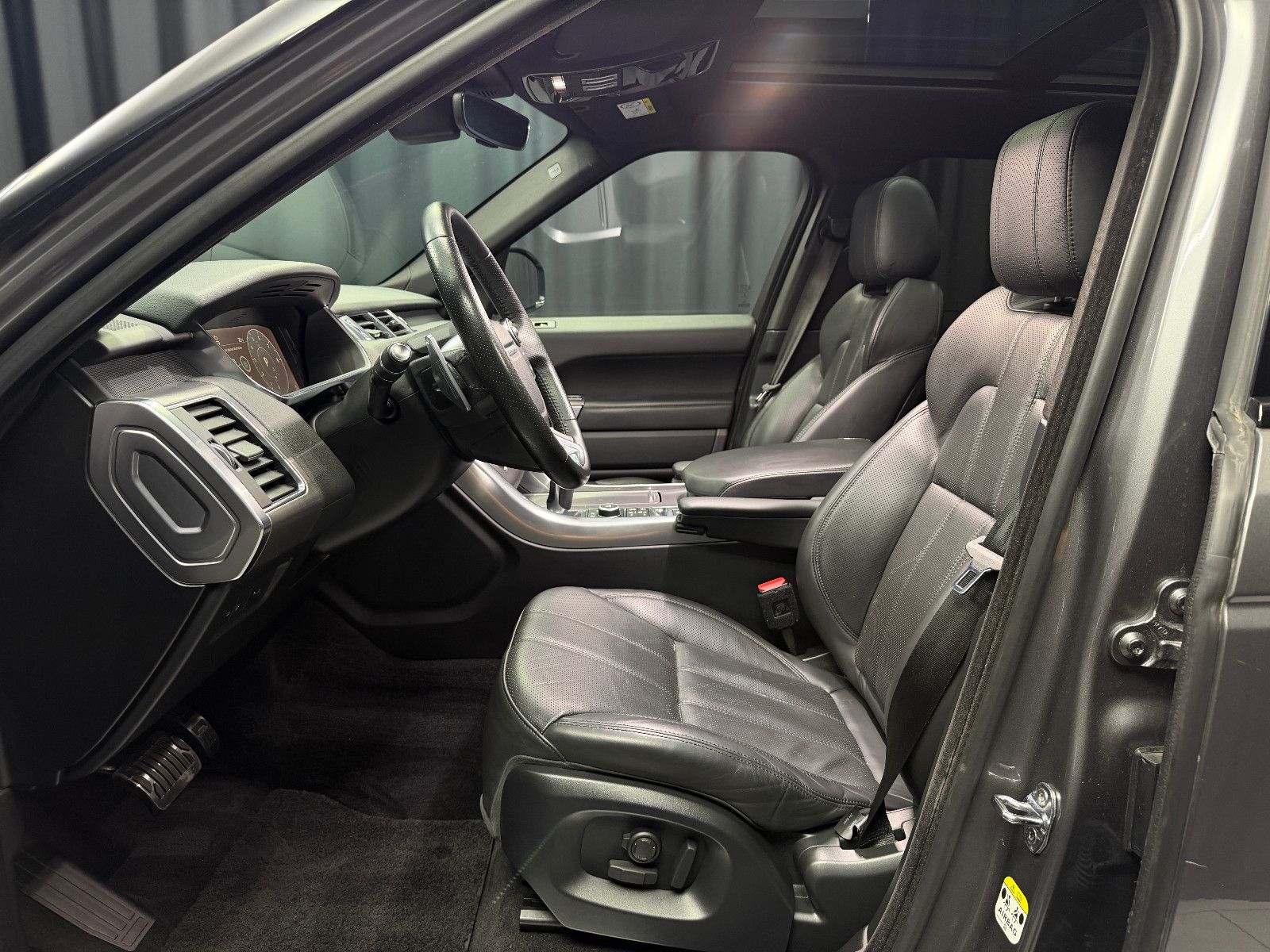 Fahrzeugabbildung Land Rover Range Rover Sport HSE|MERIDIAN|PANO|AHK|LUFT